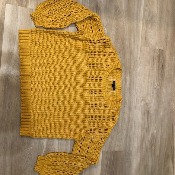 American Eagle top - Picture 2 of 3